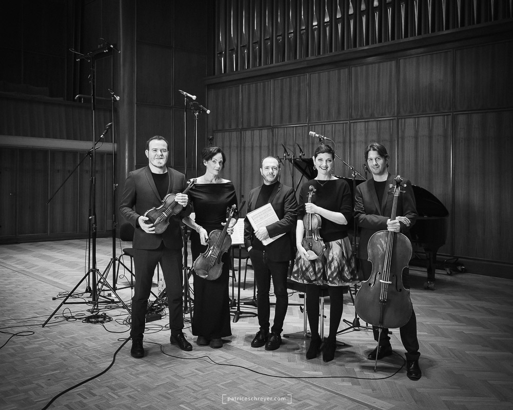 patriceschreyer's tweet photo. Mise en images de l'enregistrement de la nouvelle oeuvre du quatuor Terpsycordes avec le pianiste Fabrizio Chiovetta. Travail réalisé dans la Salle de Musique de La Chaux-de-Fonds pour @clavesrecords.

https://t.co/g2UfSwjvz9 https://t.co/YCGzgr0wNk