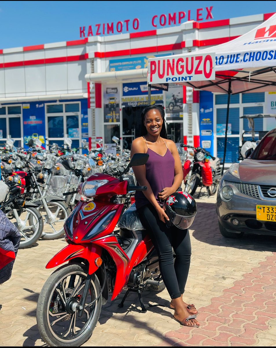 KazimotoComplex's tweet photo. Pikipiki kama ya mrembo inapatikana ndani ya showroom zetu za @KazimotoComplex kwa 2,850,000Tu. Pikipiki hii ni Luxury yenye cc110-42B. Inaitwa Sanya Vogue New Model. Imeambatana na Ofa ya Oil 1Ltr, Jacket na Helmet. Utapata warranty ya Engine mwaka mzima. Karibuni sana🎉🔥 https://t.co/zqY12tLM7P