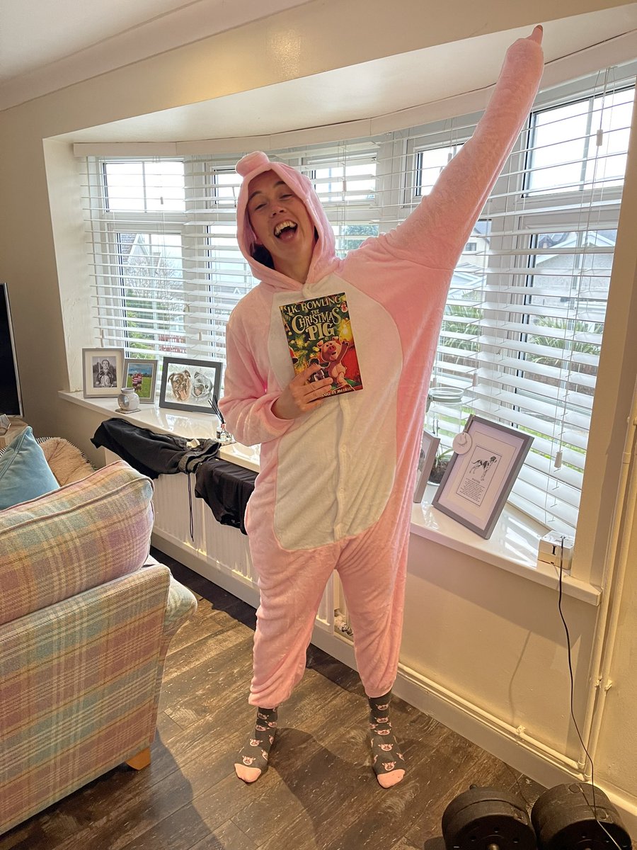 She’s smashed #WorldBookDay 🐷 #christmaspig <a href="/jk_rowling/">J.K. Rowling</a>