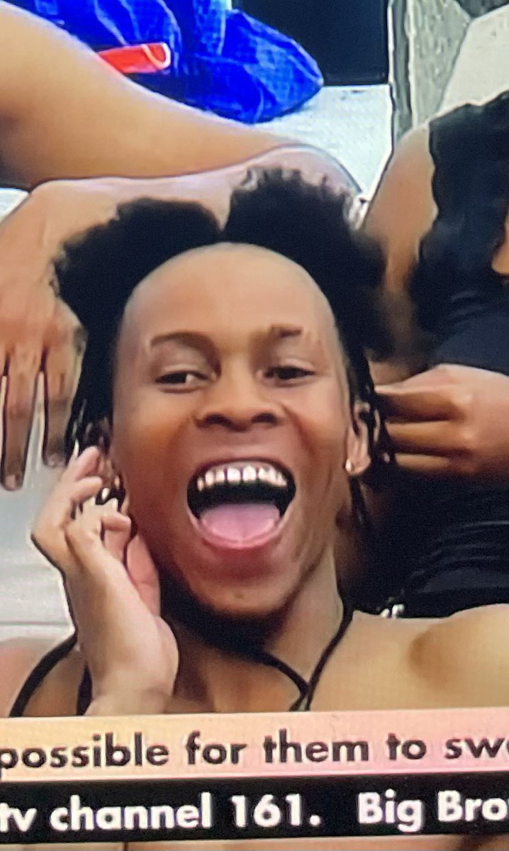 THENENEGOVERNOR's tweet image. The people who stan Papi,don’t like him for who he is,they love the idea of him being with Zintlezee. The whole of yesterday,they didn’t tweet anything about him but immediately they got a glimpse of Zee &amp;amp; him,they resumed duty.. Hectic🤣🤣 Zee una mama 
#Youngpapi
#BBMzansi
