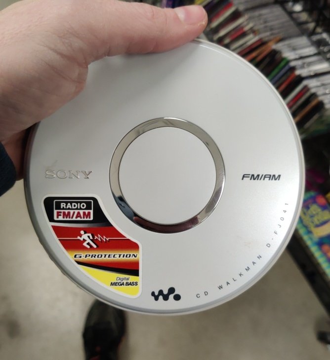 This SONY CD Walkman would have been a good pickup at Goodwill however the battery compartment was toast. In working condition it sells for $30-40. Some models can fetch even more especially cassette versions! #goodwill #ebay #ebayfinds #reseller #reselling #sonywalkman