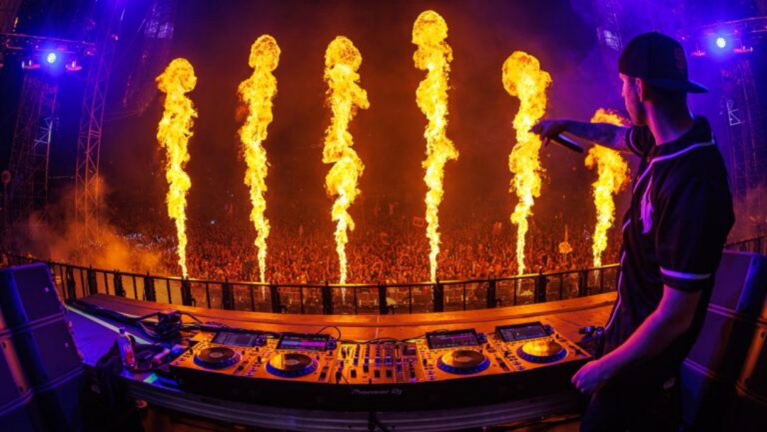 DJSoundMag's tweet image. #ILLENIUM anuncia primeira festa na piscina da Miami Music Week, confere na | DJ SOUND