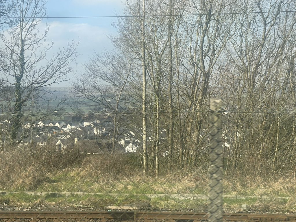 Perhaps my favourite train station on the way home to #Glasgow - #OxenholmeLakeDistrict - especially on such a lovely sunny day