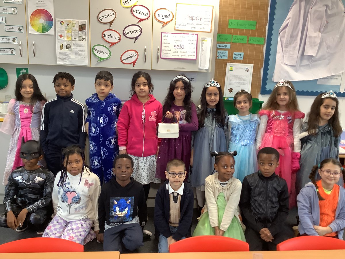 MeridianAngelPS's tweet image. KS2 are ready to drop everything and read when they hear the bell! #WorldBookDay2024