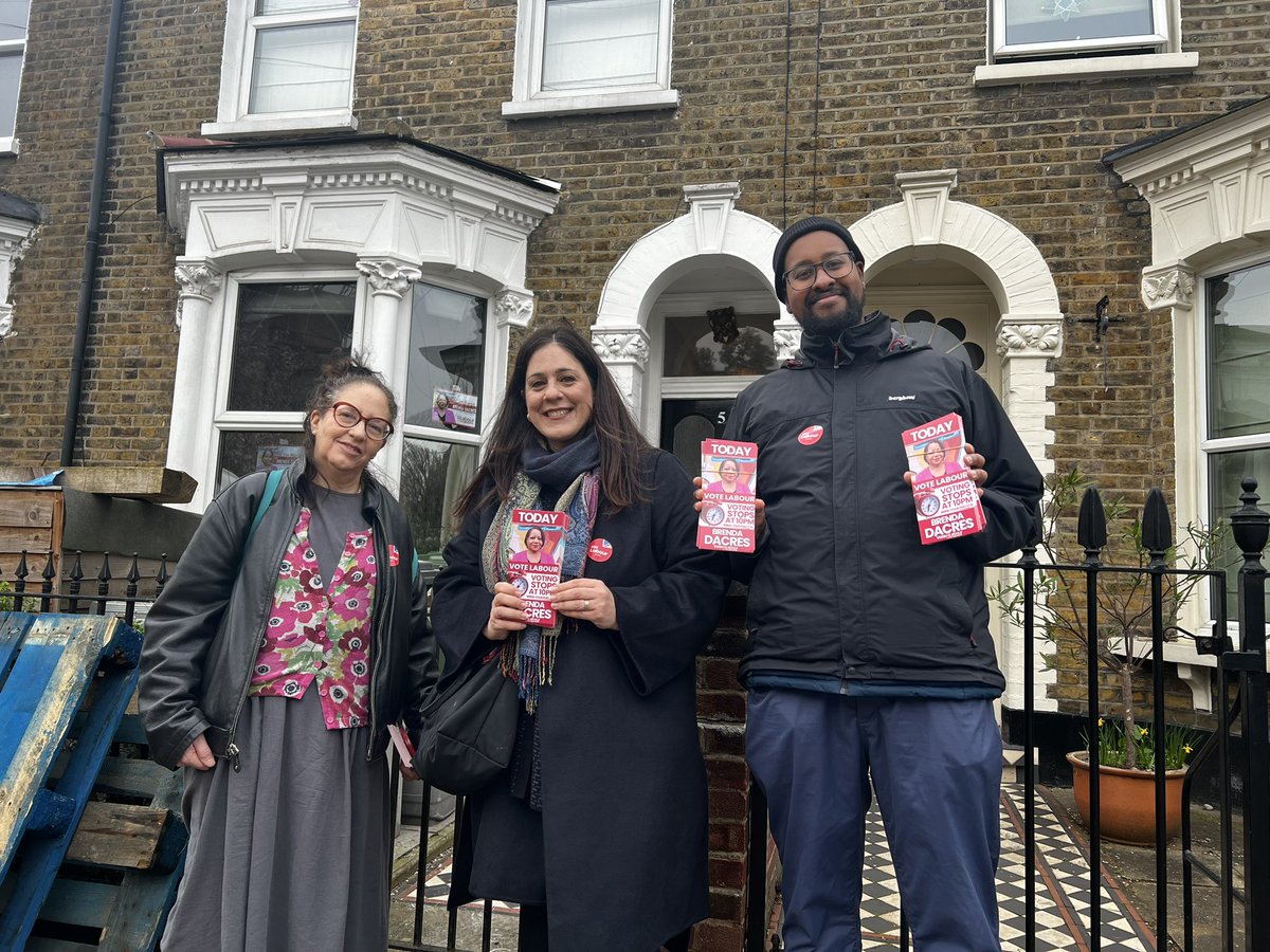 #TeamHaringey out in Lewisham for the brilliant Mayoral candidate @Brenda_Dacres 

If you live in Lewisham you have till 10pm tonight to vote for Brenda and #VoteLabour 🌹
