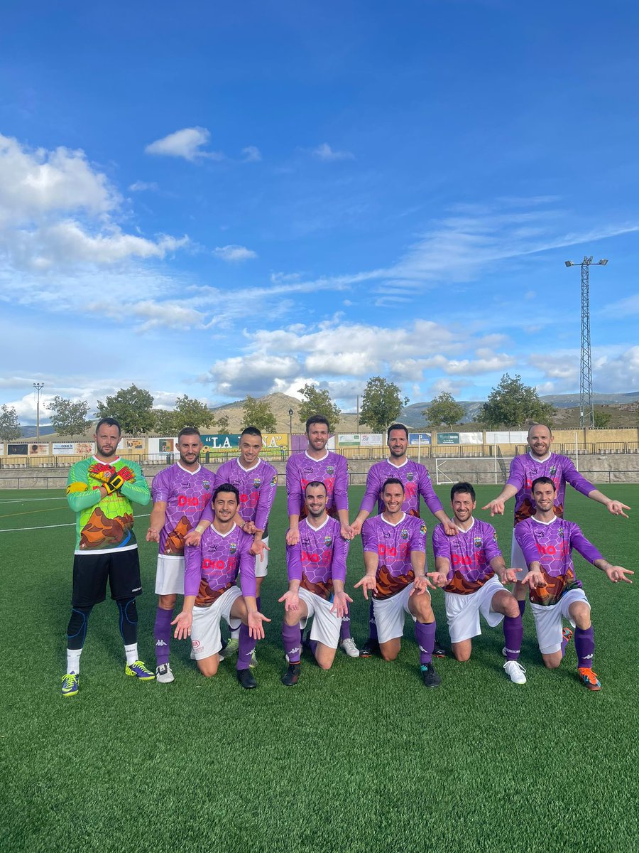 CDMonteresma's tweet photo. Volvemos a #LosPosadosMorados
Posado del @CDMonteresma vs #CdValseca
De arriba a abajo y de izquierda a derecha, los actores son los siguientes:
#Carlos #Pichi #Velasco #JaviSanz #Alvarito #Trilla #Chorrillo
#Alberto #Nico #Galindo #JoseTrilla #Chorrillo
#Monteresma https://t.co/C7jIbSIUto