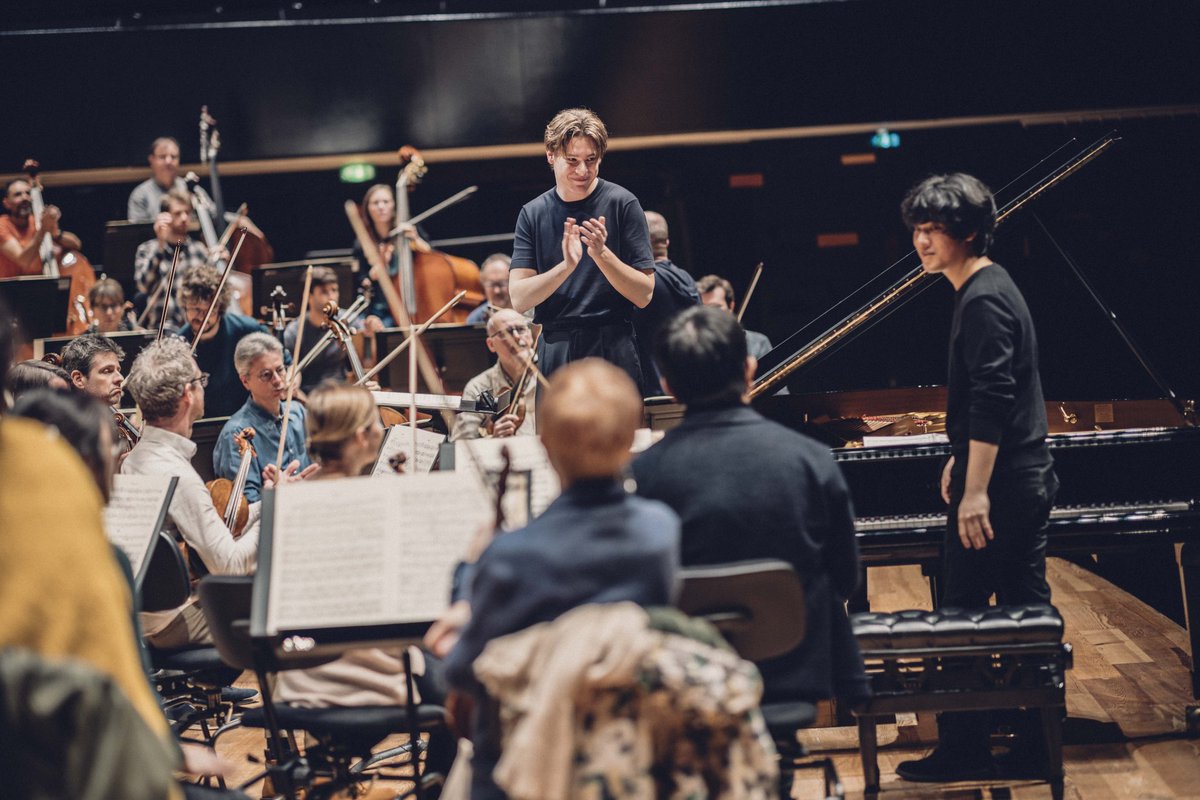 Klaus Mäkelä (@klausmakela) on Twitter photo This week in Paris with the incredible Yunchan Lim, one of the most impressive artists I have ever met
Rachmaninoff 2
Shostakovich 11
📸 Denis Allard / Orchestre de Paris
<a href="/OrchestreParis/">Orchestre de Paris</a>
<a href="/philharmonie/">Philharmonie de Paris</a> This week in Paris with the incredible Yunchan Lim, one of the most impressive artists I have ever met
Rachmaninoff 2
Shostakovich 11
📸 Denis Allard / Orchestre de Paris
<a href="/OrchestreParis/">Orchestre de Paris</a>
<a href="/philharmonie/">Philharmonie de Paris</a>