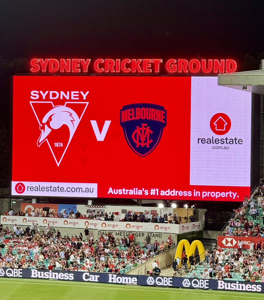 One of the best parts of my job at @alvarezmarsal is sharing experiences with our local teams around the world. Was fortunate in #sydney #australia to watch the opening round of the AFL season and 150th anniversary of the Sydney #Swans defeat the #melbourne #demons