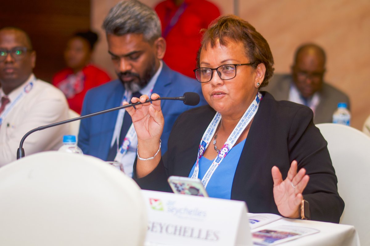 SIDS focus on inclusive #DigitalDevelopment💻

Nearly 30 small island developing states gathered in #Seychelles to discuss the unique set of challenges they face & collaborative ways to address them during the UPU’s #SIDS Postal Leaders Forum.

Full story👉bit.ly/4c6DTRW