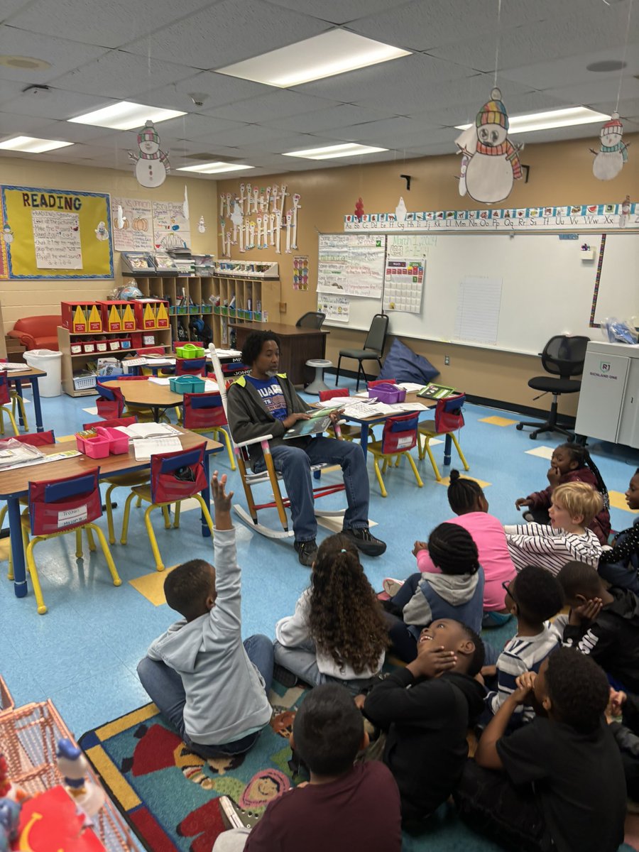 Lost files from our Real Men Read event that took place on Read Across America Day. Thank you to Fire Chief Aubrey Jenkins for serving as our Parade Grand Marshal.