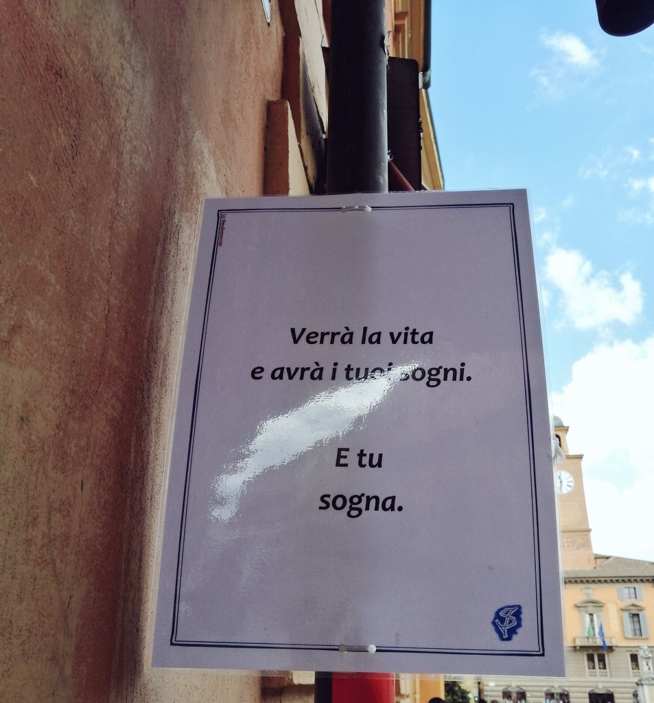 kiaramapi's tweet photo. "Verrà la vita e avrà i tuoi sogni.
E tu sogna." (cit.) 

La poesia è carezza per l'anima. 
#poesia in centro a #ReggioEmilia #7Marzo #vita https://t.co/gKfPXeWp8M