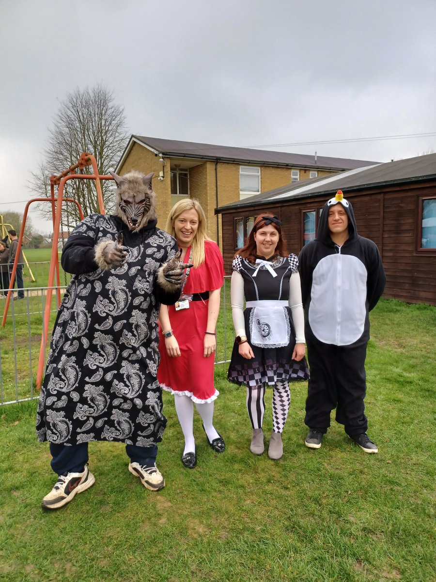 Fred Nicholson School tweet media