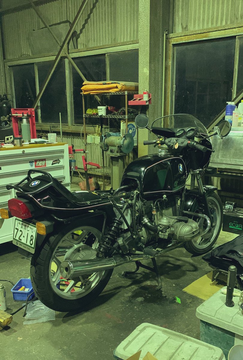 k_d4401's tweet photo. しごおわ！してからセルモーターとバッテリーケーブル交換、ある程度組み付け、エンジン始動確認オッケー👌
今日は帰りまーす
#bmwr80 #セルモーター交換 #enduralast https://t.co/yj6c8wHfFI