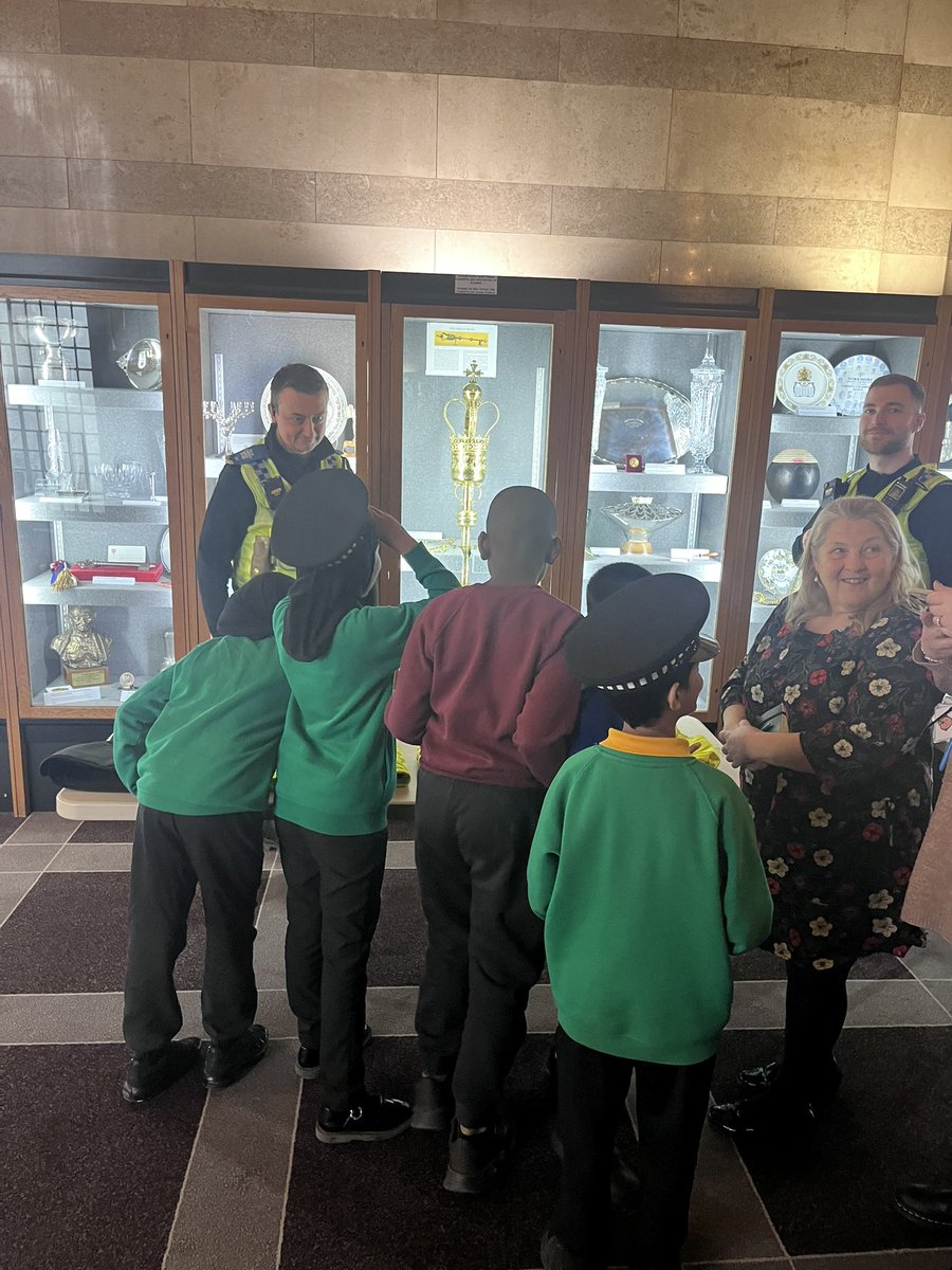 North East Leeds NPT here at the Youth Summit with the police mini uniforms @WYP_LeedsNE the children have lots of questions for the officers today