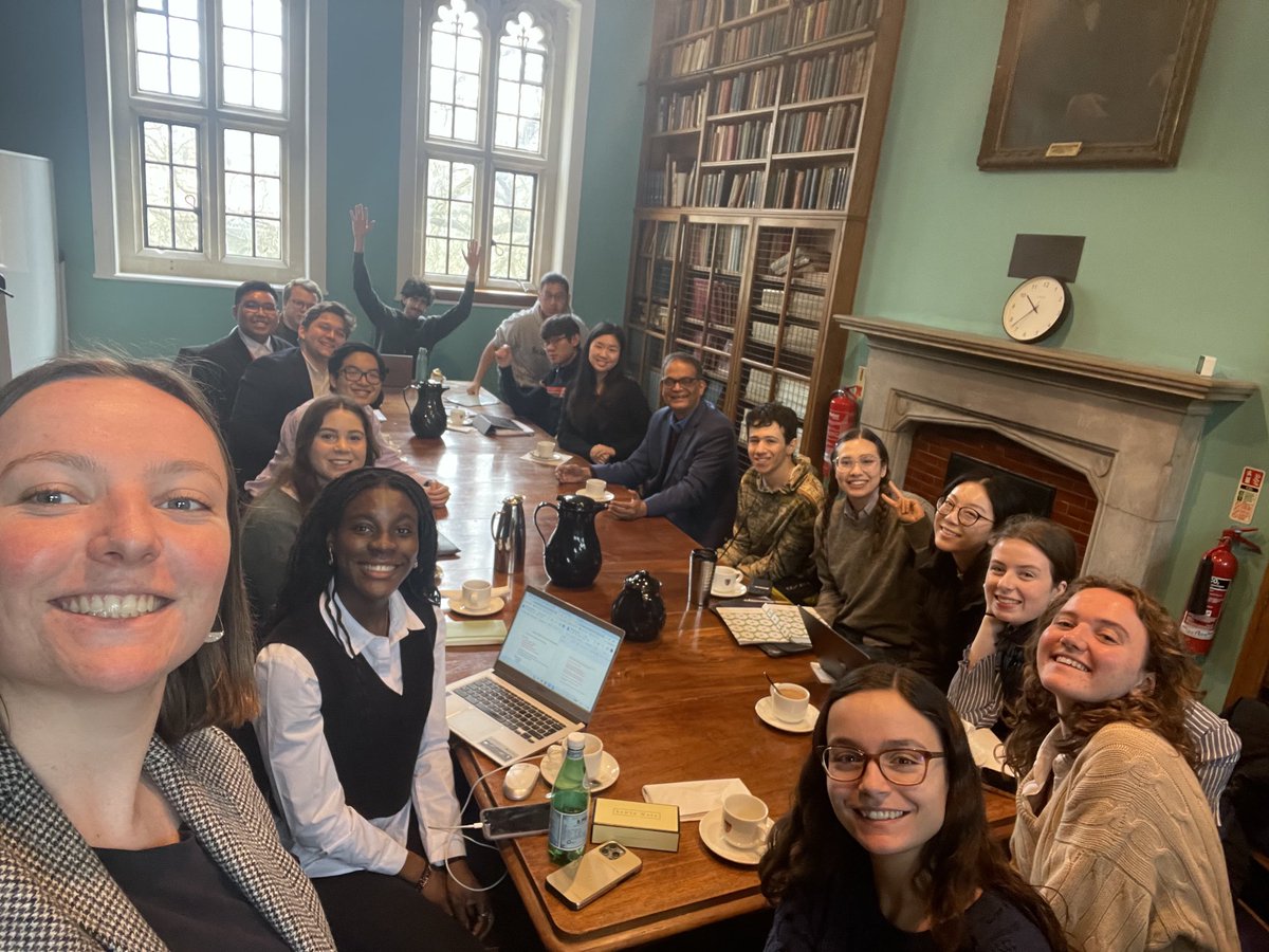 Lively breakfast discussion this morning with student run <a href="/OxfordIRSoc/">Oxford IR Society</a> members on Global IR, world order, norm localization theory, Ukraine, Gaza and other issues @Balliolcollege