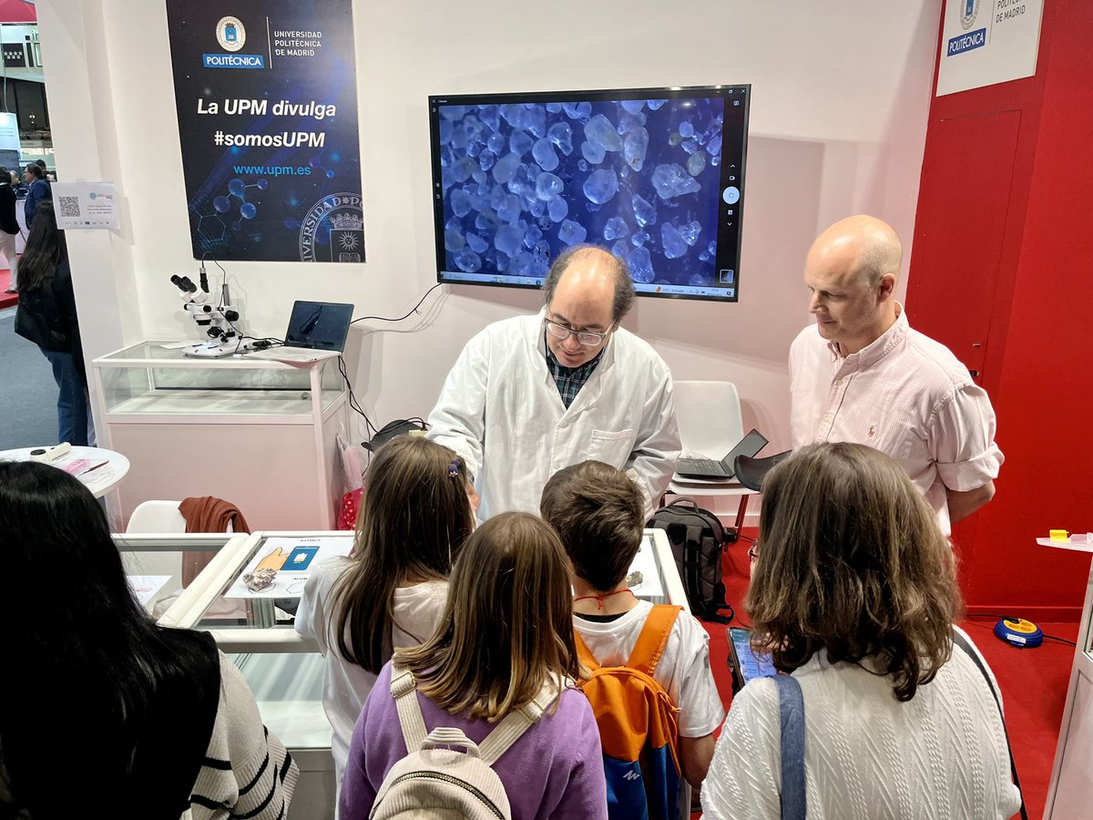 OTRI UPM (@otri_upm) on Twitter photo ¿Sabes cuántos minerales hacen falta para fabricar tu móvil? Lo están explicando investigadores de <a href="/caminosupm/">CaminosUPM</a> en la feria #MadridEsCiencia 👇🏼
Stand 5E02 del pabellón 5 de <a href="/IFEMA/">IFEMA MADRID</a> ¿Sabes cuántos minerales hacen falta para fabricar tu móvil? Lo están explicando investigadores de <a href="/caminosupm/">CaminosUPM</a> en la feria #MadridEsCiencia 👇🏼
Stand 5E02 del pabellón 5 de <a href="/IFEMA/">IFEMA MADRID</a>