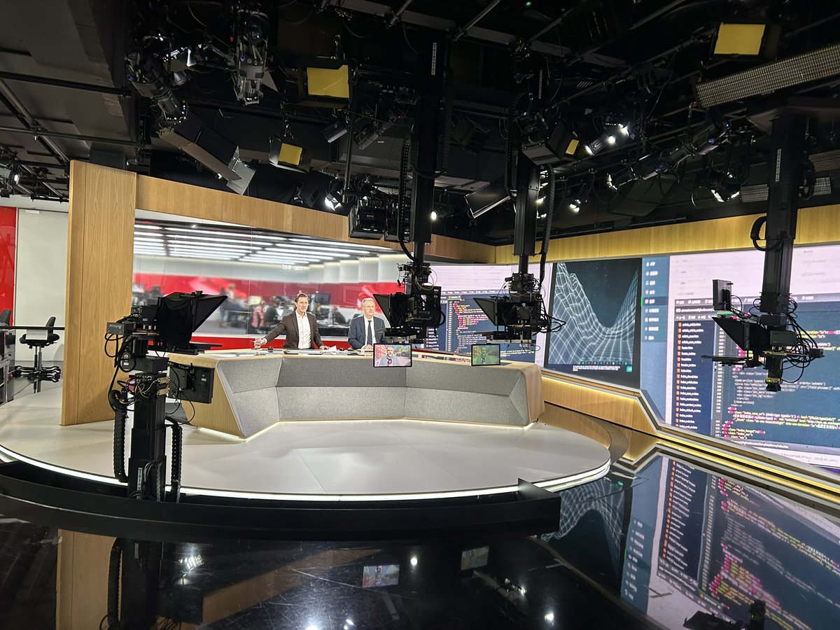 SMV’ERS CYBERSIKKERHED fortjener at blive styrket. At blive <a href="/Dmaerket/">D-mærket/D-seal</a> er en del af svaret &amp; tjenesten sikkerdigital.dk vigtig for SMVer. Kære Min. <a href="/marie_bjerre/">Marie Bjerre</a>, i <a href="/SMVdanmark/">SMVdanmark</a> foreslår vi på <a href="/tv2newsdk/">TV 2 NEWS</a> flere penge t politiets kamp mod cybercrime. #CyberSecurityDagen #dkpol