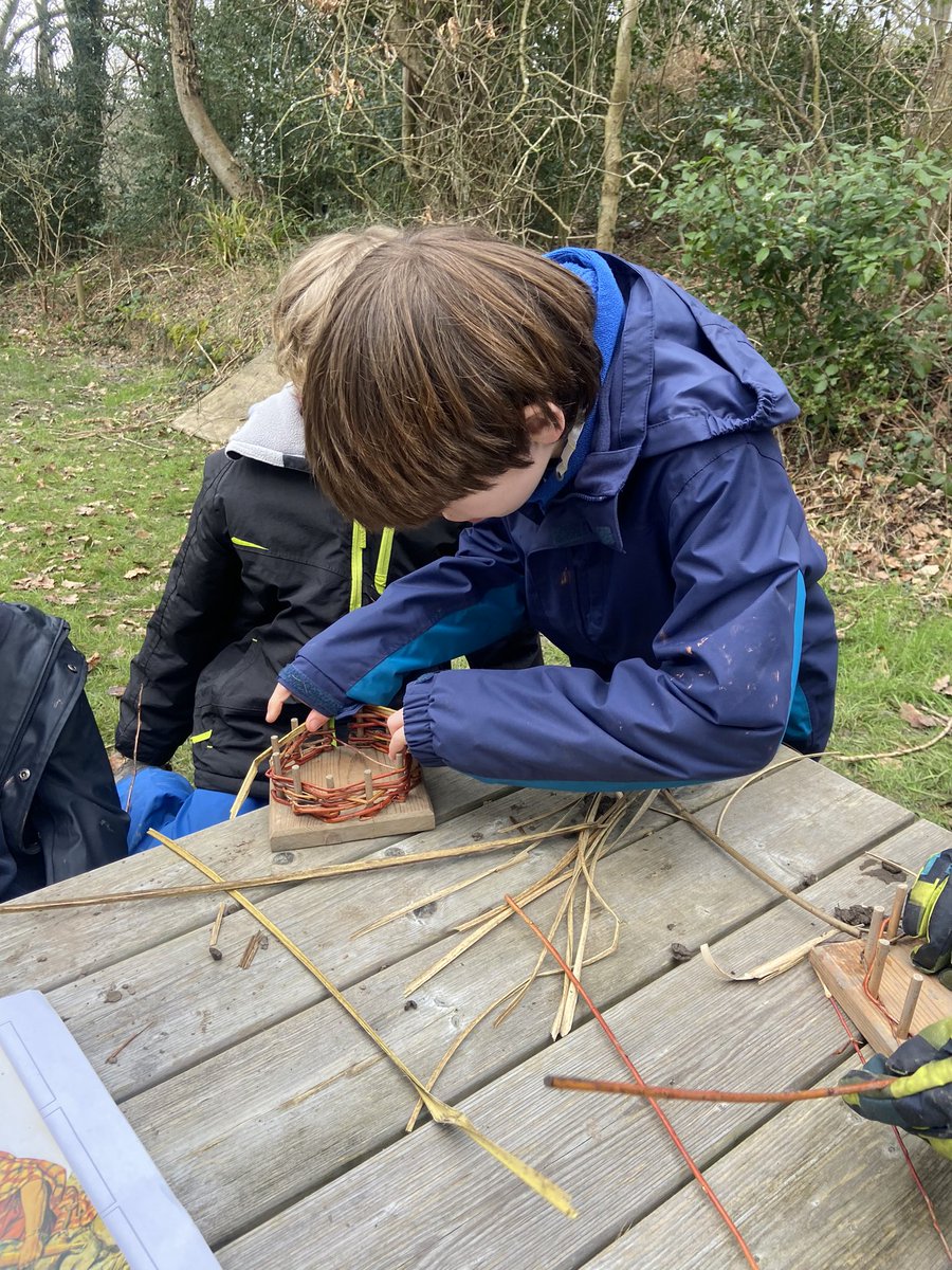 SomersPark3KC's tweet photo. This morning has begun with our Iron Age Day! We have been discussing how the Celts living during the Iron Age and had a go at making roundhouses! @SomersPark4EM @SomersPark4MF @SPMVCedar https://t.co/KDTmi917uY