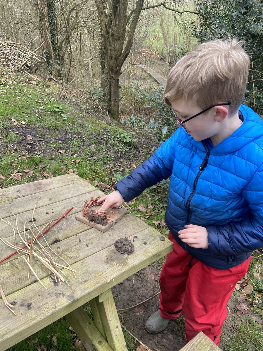SomersPark3KC's tweet photo. This morning has begun with our Iron Age Day! We have been discussing how the Celts living during the Iron Age and had a go at making roundhouses! @SomersPark4EM @SomersPark4MF @SPMVCedar https://t.co/KDTmi917uY