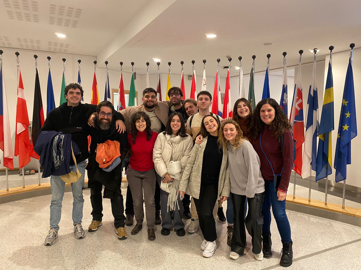fundacionesplai's tweet photo. El proyecto @SocTechAcademy invita a Bruselas a 38 formador@s y estudiantes de economía social para formarlos y presentar nuestro e-learning de formación en competencias digitales. Visitamos el #ParlamentoEuropeo gracias @ComisionEuropea #ProyectosEuropeos
https://t.co/UtND5ejpOR https://t.co/2fPjw3eRly