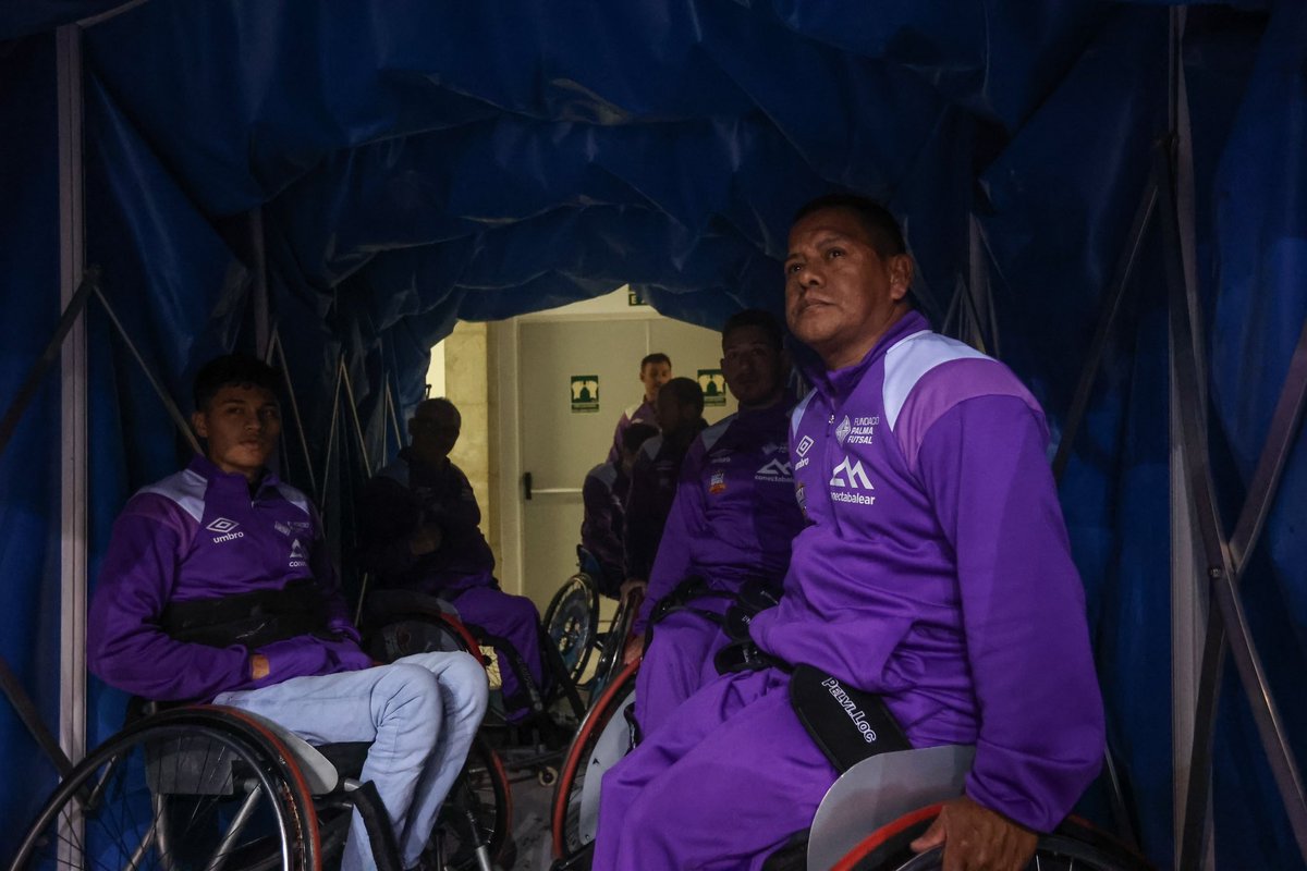 FundacioPalmaFS's tweet photo. 💜 Esta semana llevamos a cabo la presentación de @DiscaEsports con motivo del partido del @PalmaFutsal 

🔝 Orgullosos de la gran familia del deporte balear

#ConnectalEsport
#FundacióMiquelJaumePalmaFutsal https://t.co/IrDDpejiSk