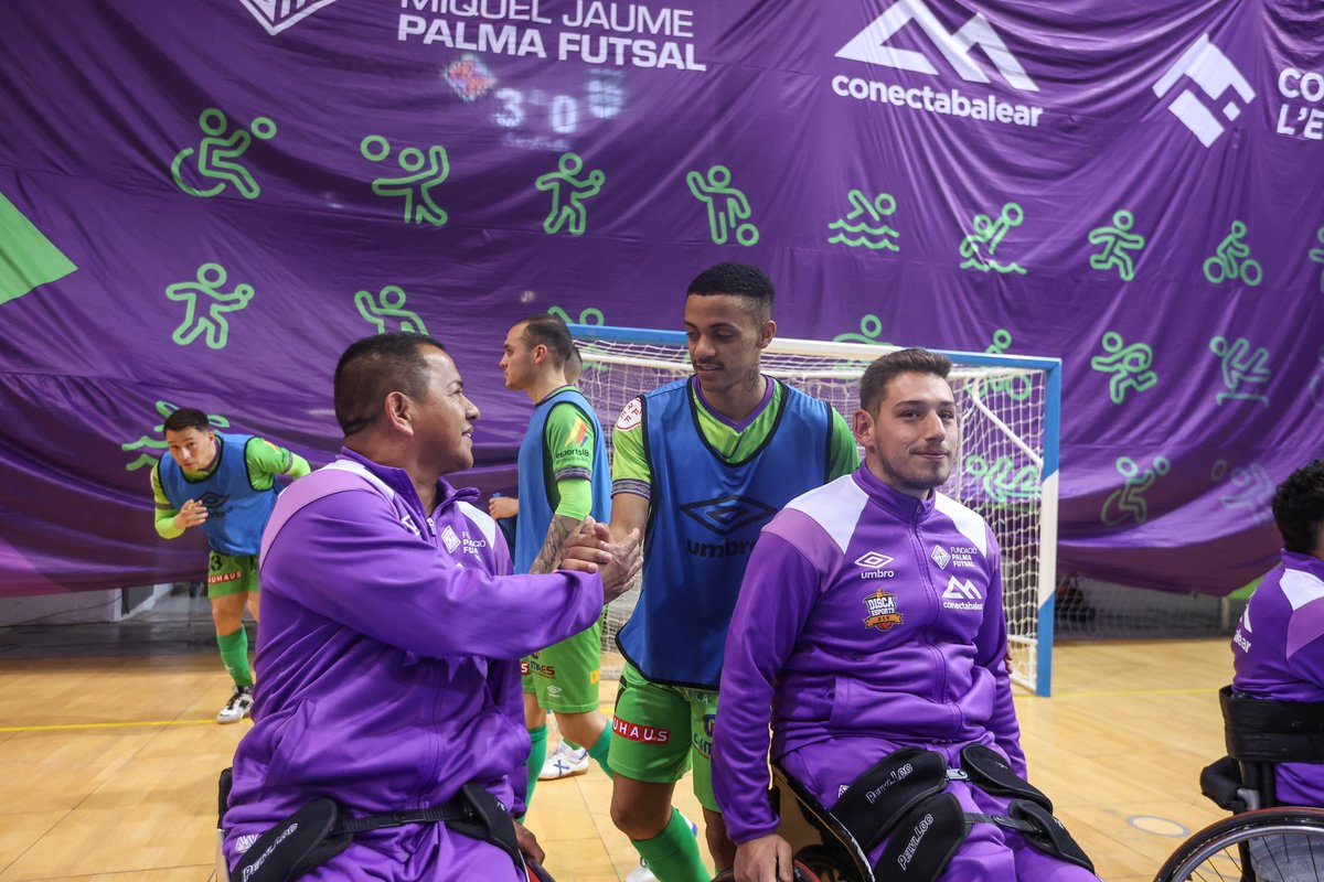 FundacioPalmaFS's tweet photo. 💜 Esta semana llevamos a cabo la presentación de @DiscaEsports con motivo del partido del @PalmaFutsal 

🔝 Orgullosos de la gran familia del deporte balear

#ConnectalEsport
#FundacióMiquelJaumePalmaFutsal https://t.co/IrDDpejiSk