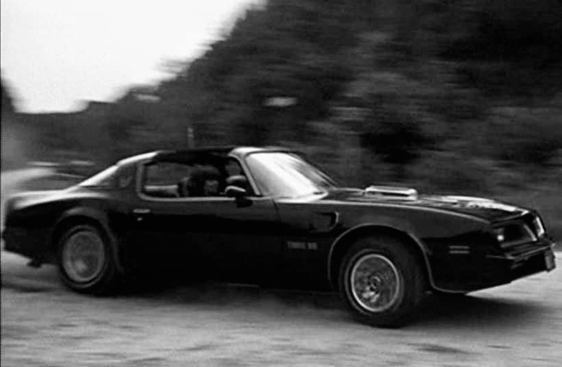 CarManToday's tweet image. Smokey and the Bandit (1977) 🎬
#burtreynolds movies
#smokeyandthebandit
#transam