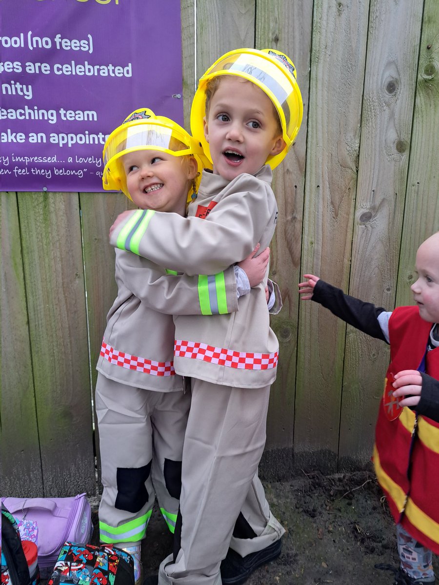 Charliegrace21's tweet photo. When it's Non Fiction World Book day @TadPrimaryAcad and you can dress as a fire fighter. 

Would be rude not to when your Mum and Dad both work for @NorthYorksFire
🚒🚒🚒🚒 https://t.co/rwI3SX4kJu