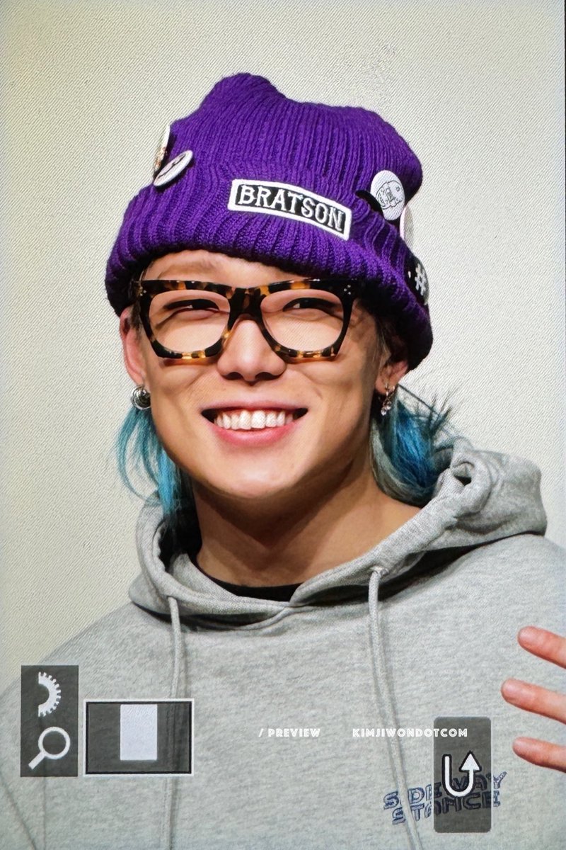 19951221_com's tweet photo. 240307 위드뮤 10년전이랑 뭐가 틀려??
(머리만 틀려) 😄😄😄❤️‍🔥
#BOBBY #바비 #バビ #iKON https://t.co/ZyeYpmstDm