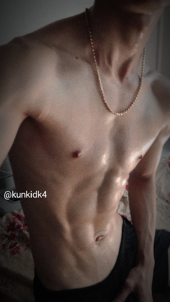 kunkidk4's tweet photo. Racingboy bốc đầu cua gái
Còn anh vạch dái để cua em 🫶🏻 https://t.co/8p4S8N4hZt