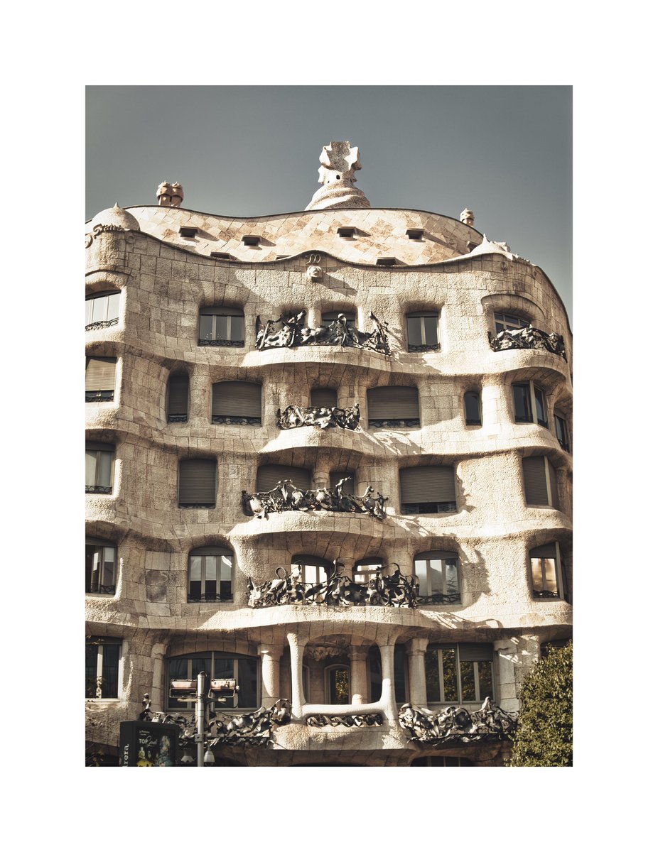 travel_w_lenses's tweet image. 📍Barcelona, Catalonia, Spain
Throwback Thursday
For today’s post some photos of the streets of Barcelona during a trip few years ago when I was just starting this page.
#barcelonastreets #travelwithlenses #1x #visitbarcelona #barcelonaarchitecture #visitcatalonia