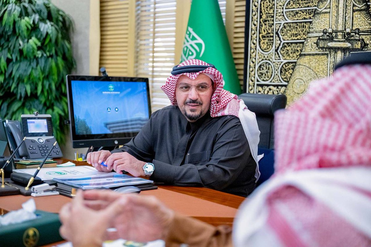 EmarahAlQassim's tweet photo. أشاد سموه بجهود مركز " وقاء " لرفع المستوى الصحي للمواطنين والمقيمين من خلال توفير منتجات زراعية وحيوانية آمنة، وما تحقق من جهود كبيرة لمكافحة سوسة النخيل الحمراء ..

سمو #أمير_منطقة_القصيم يترأس إجتماعا لإستعراض ماتم إنجازه من قبل المركز الوطني لمكافحة الآفات النباتية والحيوانية " وقاء " .