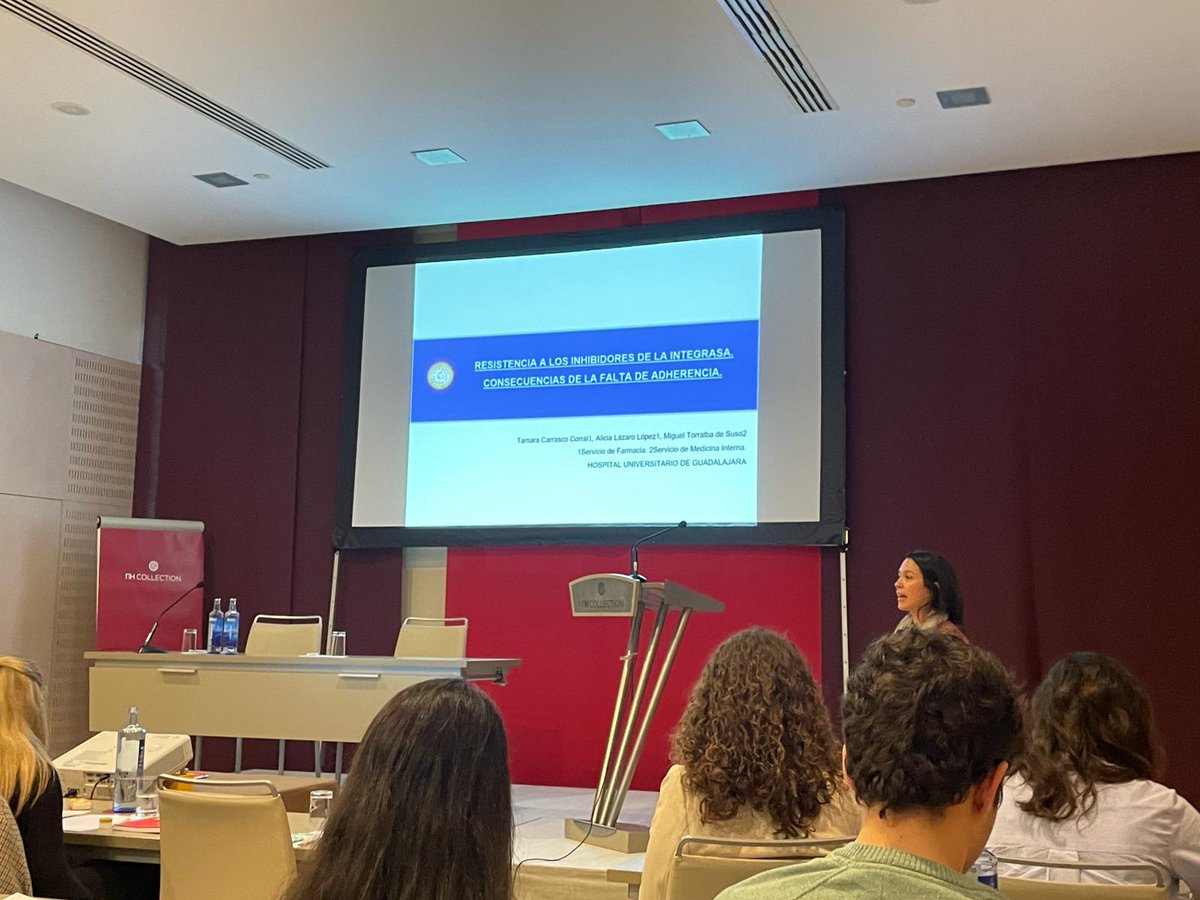 Hoy nuestras Resis mayores👩🏻‍🦳👩🏻‍🦳 <a href="/anacd17/">ana.codonal</a> y <a href="/tamaracc20/">Tamara</a> han presentado sus casos clínicos en el 16º Curso de casos clínicos de la <a href="/sefh_/">S.E.F.H</a> que se celebra en Sevilla.
¡¡¡Enhorabuena chicas!!!👏🏽👏🏽