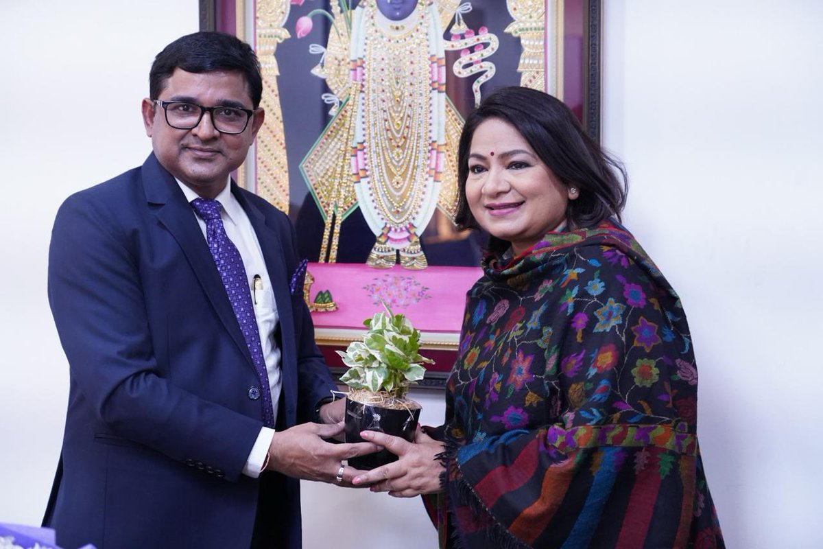 drdkgupta's tweet photo. Grateful for the warm welcome by Mrs. Anurradha Prasad, the Editor-in-Chief of News 24 and Chairman and Managing Director of BAG Networks during my participation in the Manthan program at NEWS 24. Honored to be part of this enlightening experience.
#ManthanProgram #News24 #Gratitude 📷