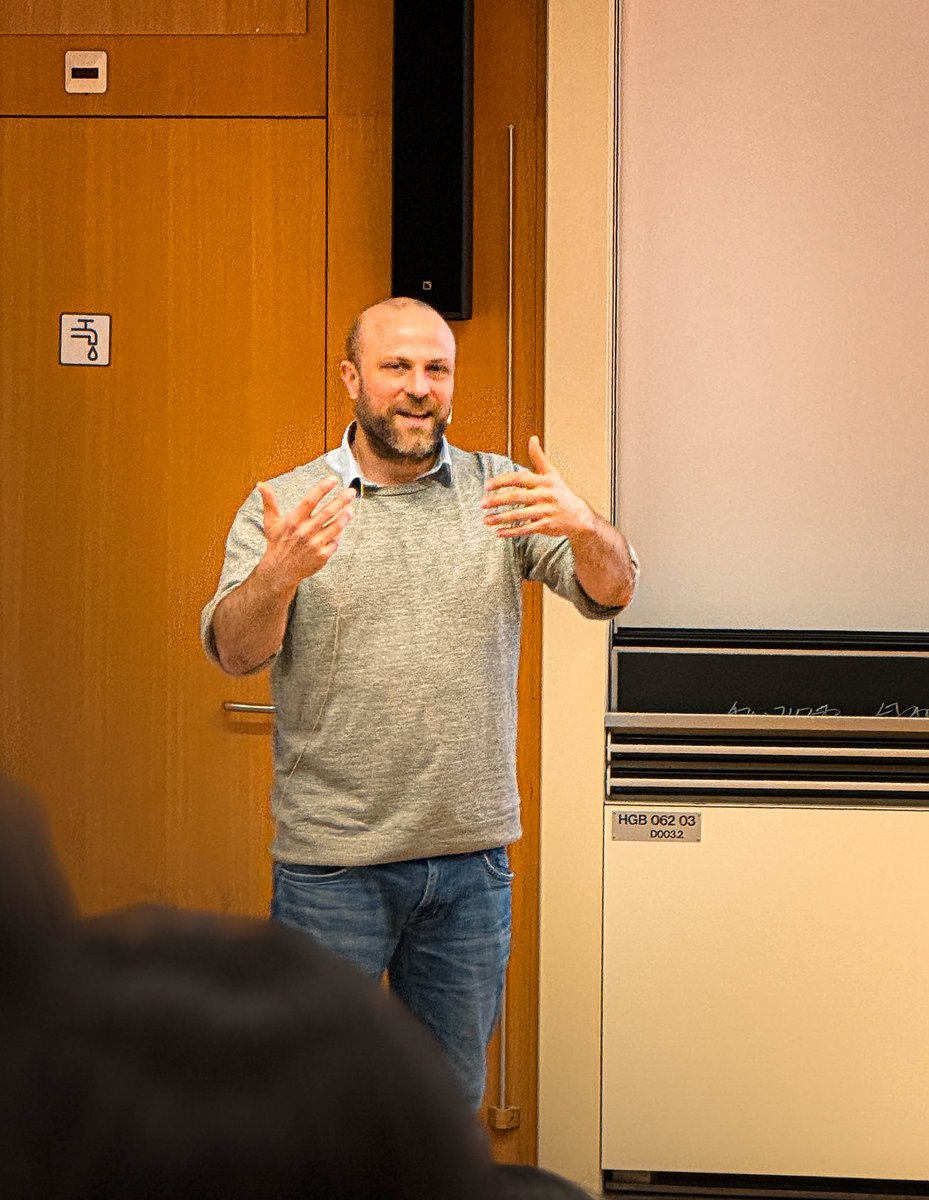 We warmly thank @manueljfischer for his talk about his work at the @EawagResearch on socio-ecological and socio-technical networks for interdisciplinary studies of complex challenges. More info: u.ethz.ch/Y0t0x @ETH_en | @bernauereth