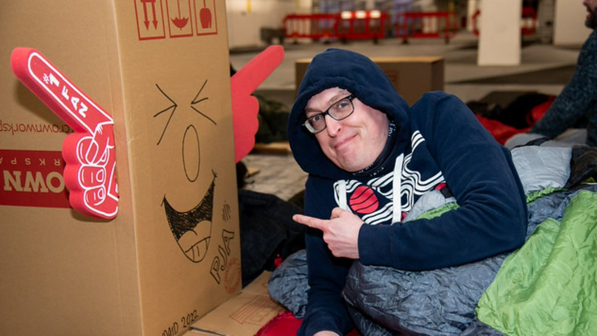 Today's the day! Tonight, seven of our team are taking part in the @LandAid SleepOut to raise money to help support young people who are homeless. If you’re able to give a donation, it would be so appreciated: ow.ly/pbTj50QFb9e #TeamPJA #LandAid #LandAidSleepOut