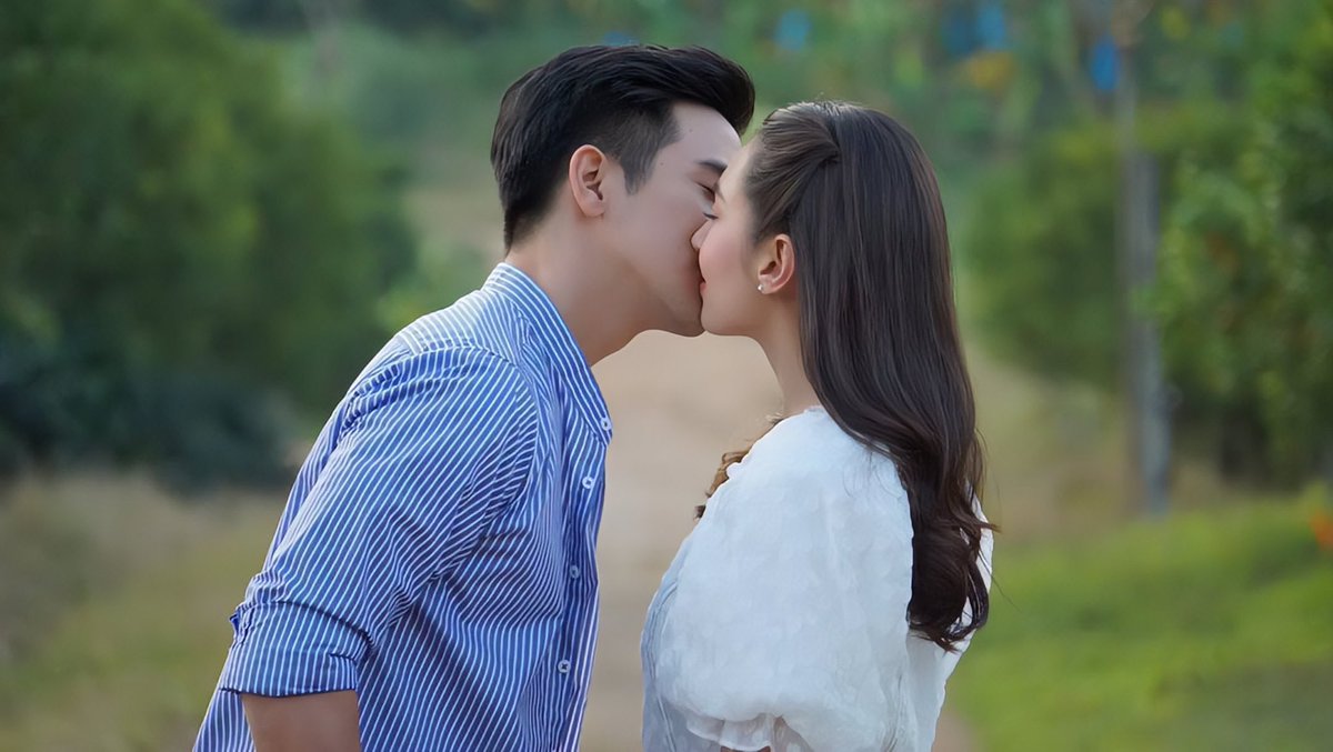 panthas1's tweet photo. คิสสสบริบูรณ์ ฟินเฟ่อ💋💋💋
มีความสูขใให้คนอิจฉา 🥰🎬
#ร้อยเล่ห์มารยารีรันตอนจบ
#ร้อยเล่ห์มารยารีรัน
#ร้อยเล่ห์มารยา
#โป๊ปเบลล่า
#popebella
#roylehmarnya
#DeceitfulLove https://t.co/5sBGgBgXoo