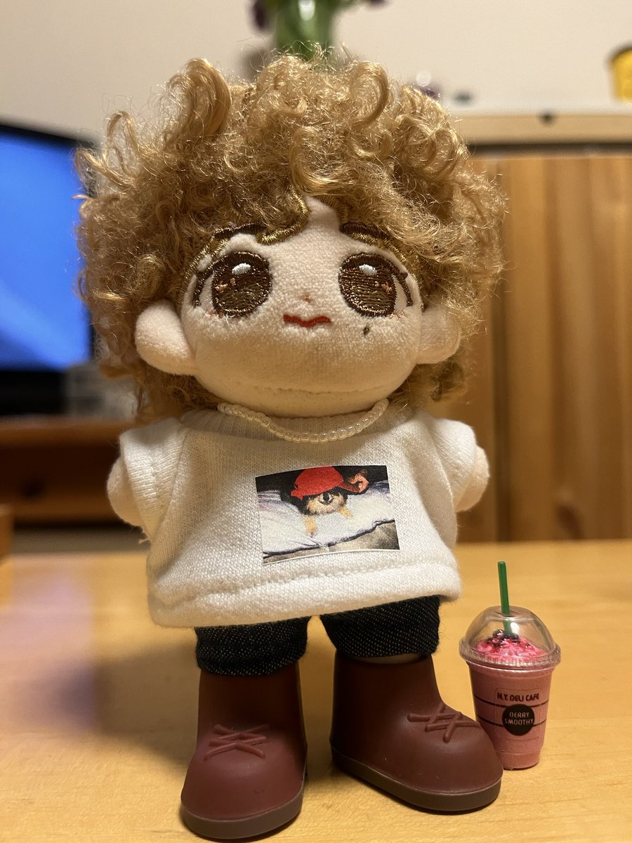 _____happytata's tweet photo. @komorebhouse さん
ヨンタンTシャツ届いております☺️
すごく可愛いです。
大切にします。 https://t.co/rto2ZLs45v