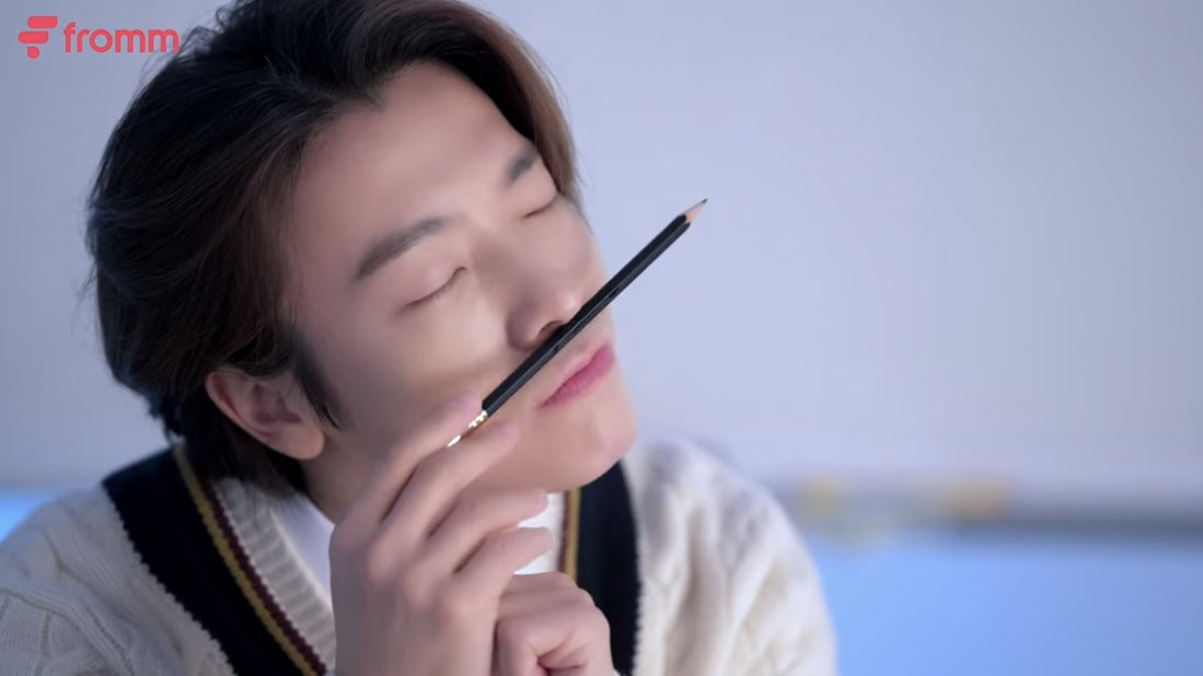 harujub1's tweet photo. a prince 👑 

#DONGHAE #동해 https://t.co/Sl5JQkruss