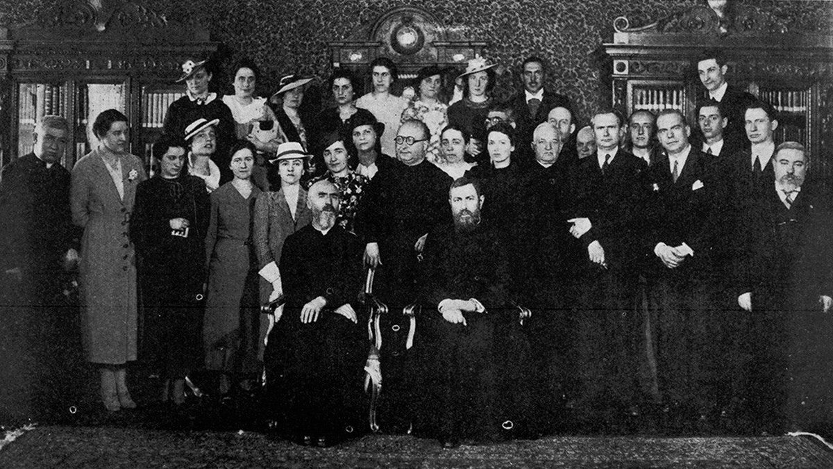 Vatikan: Vor 95 Jahren kamen die ersten Akademikerinnen dlvr.it/T3l0Hv