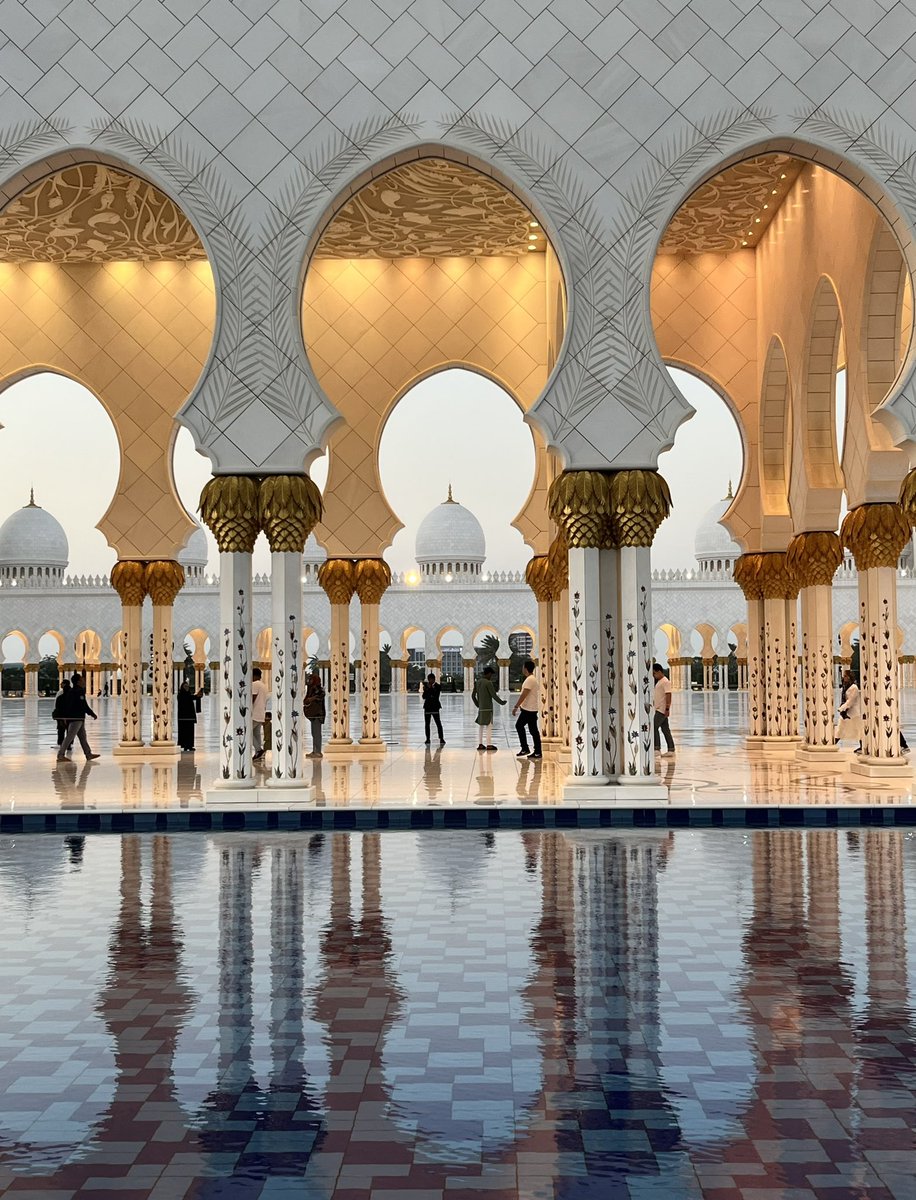 The Sheikh Zayed Grand Mosque designed by Syrian architect Youssef Abdelke, Abu Dhabi, UAE

@szgmc_official @ArchReview @archpaper @nytimesarts @ArchDigest @ArchRecord @ArchDaily @designboom @dezeen