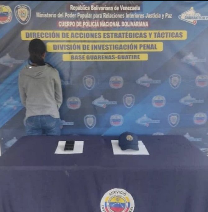 ImpactoVE's tweet photo. #7Mar 

🚔 TRAS LAS REJAS 

Como Jermaine Moisés García Cornejo, de 39 años, fue identificado el hombre que se hizo pasar por un PNB y amenazó de muerte a la persona que lo grababa. Funcionarios de la CPNB lo detuvieron al igual que a la mujer que lo acompañaba

📌Vía: @RCamachoVzla