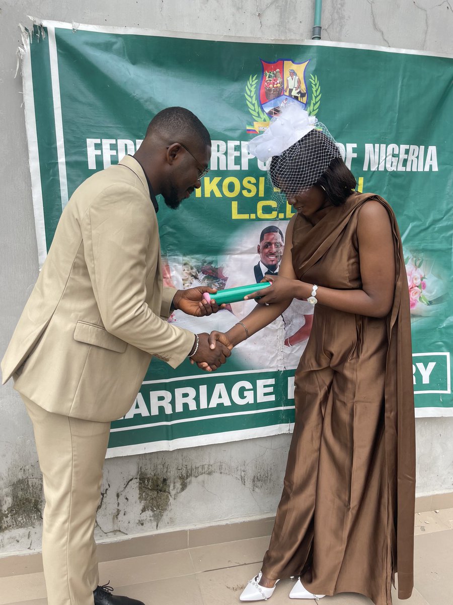 ifedolapo_sanni's tweet photo. #TheSpecters Here we go! 

All legal documents signed. Medicals completed. 

Here we go!!!!!! 🎉🎉🎉🎉

#MeettheSpecters https://t.co/ZwTl01qGF1
