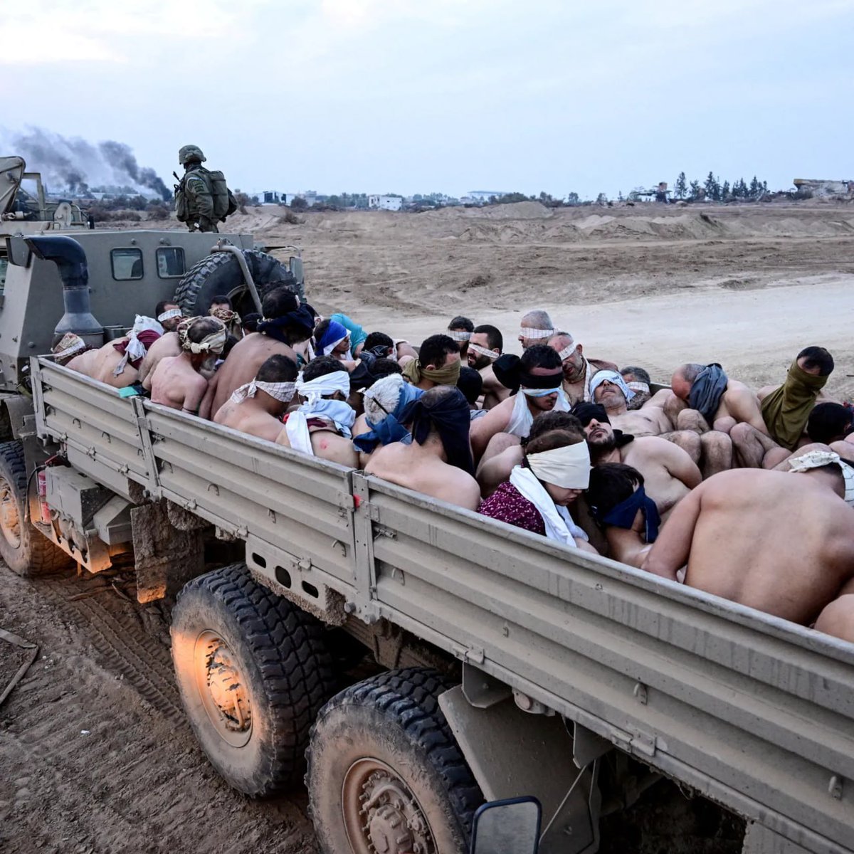 angeloinchina's tweet photo. War crimes
The Hebrew newspaper "Haaretz" reveals: 27 prisoners from the Gaza Strip were martyred in Israeli detention camps. https://t.co/ybFYiSpP0N
