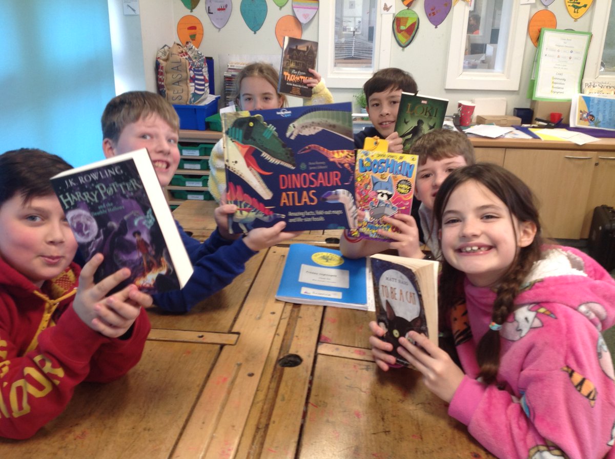 CrocClass's tweet image. We have really enjoyed sharing our favourite books on World Book Day!  Four of our Year 5 children also represented the school at the World Book Day quiz against other schools from Stratford @WillowsCE