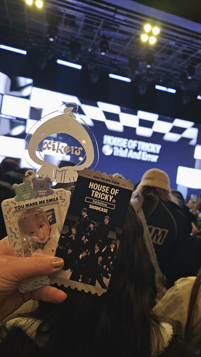 mgsreayo's tweet photo. The showcase was so much fun!!  I love the new songs and it was so fun getting to watch them perform so close.  Xikers fighting!!! 

#xikers #싸이커스 #3RDMINIALBUM #HOUSE_OF_TRICKY #Trial_And_Error #KQ https://t.co/ujObQ1PyIq