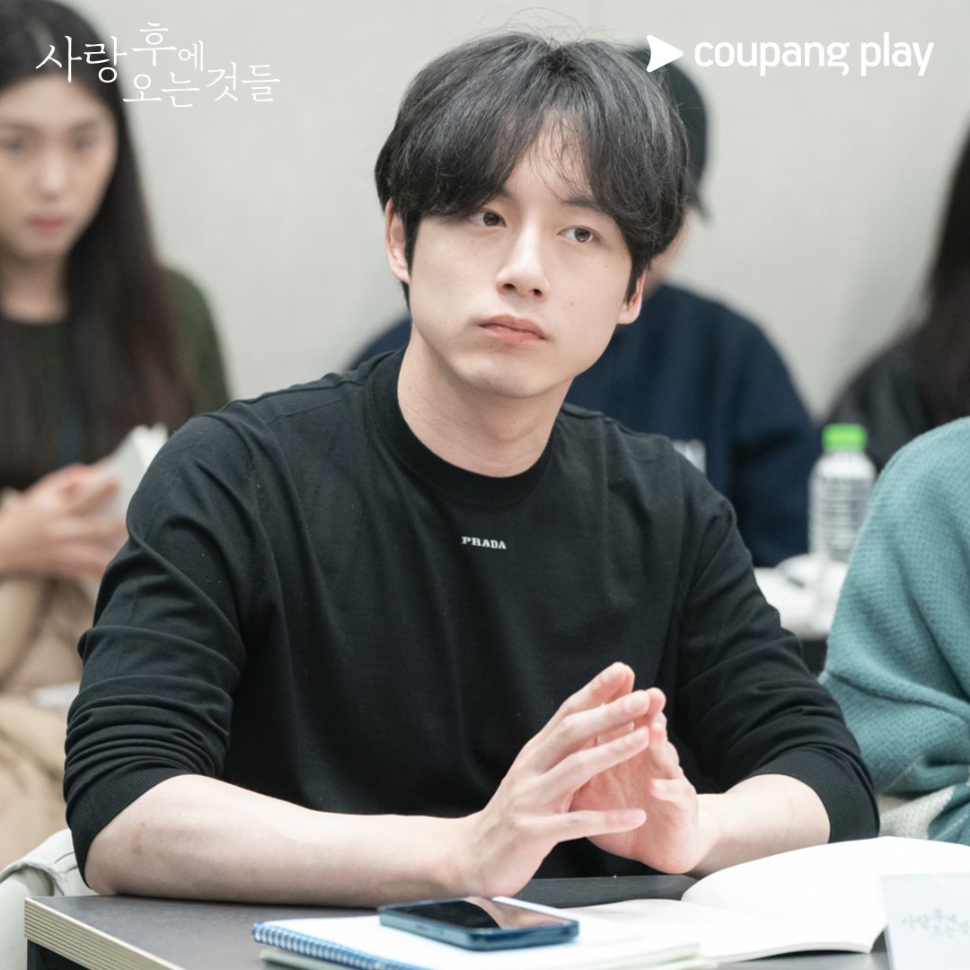 CoupangPlay's tweet photo. 대본 리딩 현장만으로 감성 풀충 완료💕

#사랑후에오는것들 #WhatComesAfterLove #愛のあとにくるもの #쿠팡플레이 #CoupangPlay #이세영 #사카구치켄타로 #坂口健太郎 #홍종현 #나카무라안 https://t.co/zMwhLK4Ot6