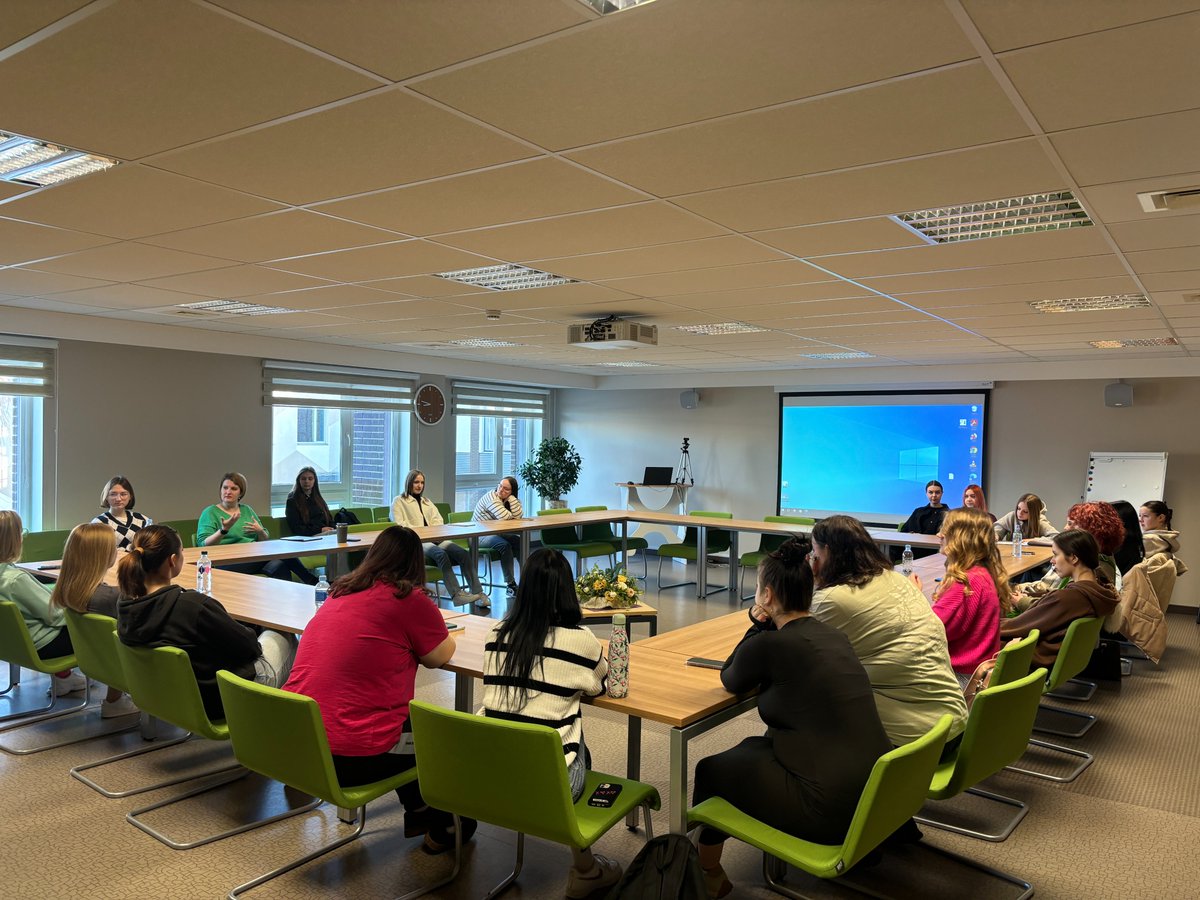 ✅Šodien, 7.martā, projekta "Zināt. Izprast. Pieņemt" ietvaros, 306. grupas jaunietēm notika diskusija ar Zemgales NVO Centra pārstāvi Ingu Remerti.

<a href="/Zemgalei_lv/">Zemgales NVO Centrs</a>