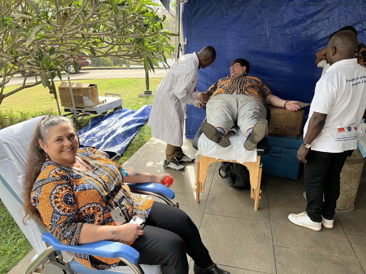 U.S. Embassy Freetown is organizing a blood donation drive in support of the Sierra Leone Blood Bank. Ambassador Hunt, other diplomats, and staff of the embassy have donated blood so far. You can too! Just get to the U.S. Embassy before 4pm today to donate. Remember one…
