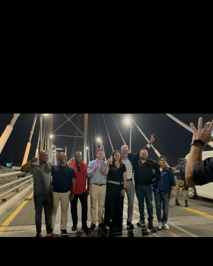 Nelson Mandela bridge solar powered  colour and laser lights were switched on last night. Thank you to @Jozi_My_Jozi and all our partners. Working together making Joburg a better place. #SaferJoburg #JoburgRoadSafety  @CityofJoburgZA @Irenemafune  @CRUM_CoJ